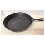 Favorite Piqua ware 10.5in Cast Iron no. 8 Skillet