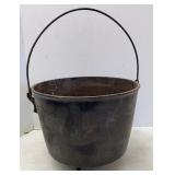 Vtg No. 8 Footed Cast Iron Kettle
