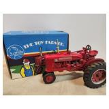 ERTL Farmall Super M-TA Diesel Tractor - NEW