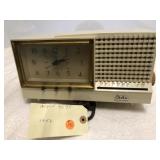 1956 Arvin Radio 957T Needs Knobs