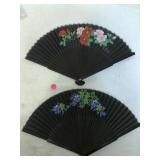 2 Handheld Decorative Fans