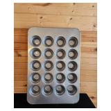Muffin Pans Large (2)