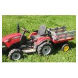 Peg Perego Case IH Tractor & Wagon