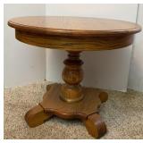 Oak Round Table 25in dia, 20.5in tall