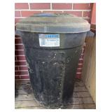 32 gal plastic trash cans