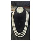 Vintage necklaces and brooches