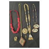 Lot of miscellaneous vintage Jewelry.