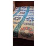Vintage Handmade Dresden Plate Quilt