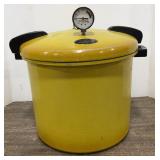 Vtg Presto Pressure Cooker