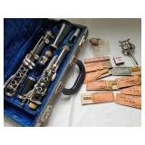Bundy Clarinet Resonite in case