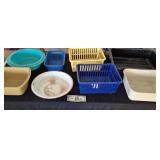 Enamelware Wash Basin + 7 Plastic Cobtainers