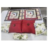 Throw pillows & 2 pillow shams
