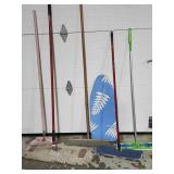 Mops, brooms, Swifter,