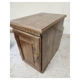 End Table with magazine holder
