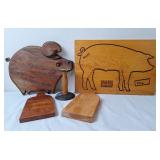 MoorMans "Arnold" Pig Cutting Board, Hog Scraper