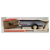 New Idea Manure Spreader, 1/16 Scale Model