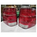 Tail lights, Number 44ZH-1577B