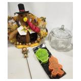Thanksgiving decoration lot, cookie cutters