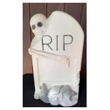 TPI Skeleton RIP Tombstone w Rats