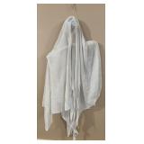 Hanging Tree Ghosts 11 Total 30-32"L