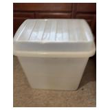 Clear Tote on Wheels with Latched Lid 60 Gal.