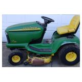 John Deere LT160 Lawn Tractor