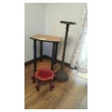 2 plant stands and a small table