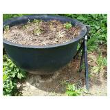 Large cast iron cook pot with stand