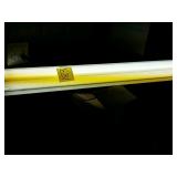 Fluorescent light fixture