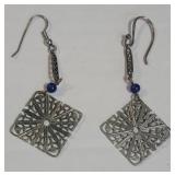 Sterling silver dangling earrings weighing 2g
