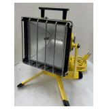 Fostoria 300-500 Watt quartz work lamp, 16? H,