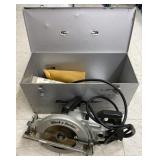 Black & Decker 7 1/4in Worm Drive Saw w/