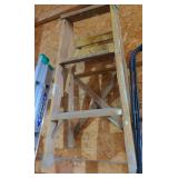 Holland 2 Step Wood Ladder ??