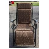 Folding anti-gravity chair with brown leaf print