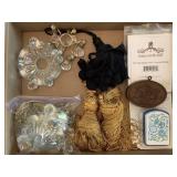 Flat with wood House on the hill ornament, Curtian