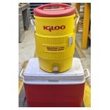 Rubbermaid Cooler and Igloo 5gal Drink Cooler