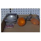 Flat of misc. lights and bulbs