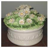 (R) Capodimonte porcelain jewelry box