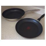 Lot of 2 Cooking Pans