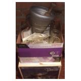 (G) Lot of Anchor Hocking vintage punch set,