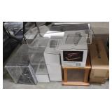 (DJ) Lot of miscellaneous display cases