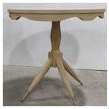 (BR) Round Table approx 29" x 28"