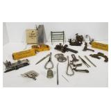 (DL) Lot of vintage sewing items including