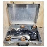 (DL) 6" x 13" x 17" Vintage metal roller skate