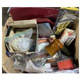 (DL) Vic lot including glassware, Kitchen items