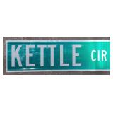 (DL) Metal Street Sign Kettle Cir 30" x 9"