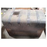 (DL) antique steamer trunk. 34" x 20" x 24"