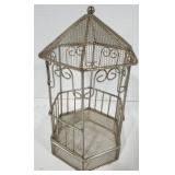 (DL) minature metal gazebo. 9"