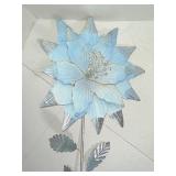 LG Metal lawn art flower.