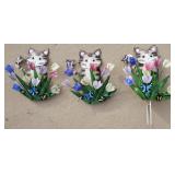 Outdoor metal decorative cats in tulips with
